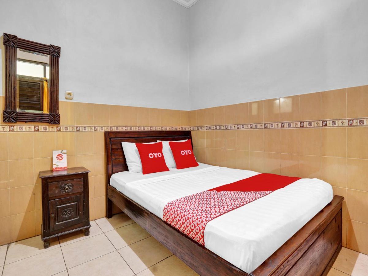 Oyo 90695 Srikandi Nologaten Hotel Yogyakarta Exterior foto