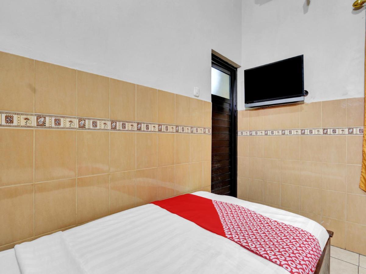 Oyo 90695 Srikandi Nologaten Hotel Yogyakarta Exterior foto
